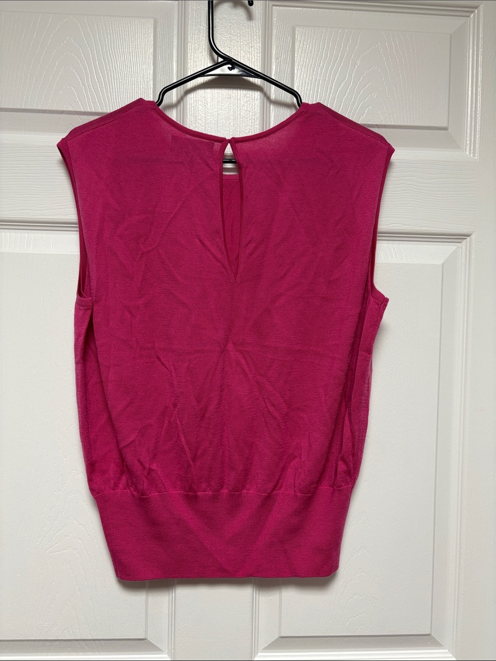 NWT Banana Republic Sleeveless Knit Tank - Bright Fuchsia - Picture 3 of 3